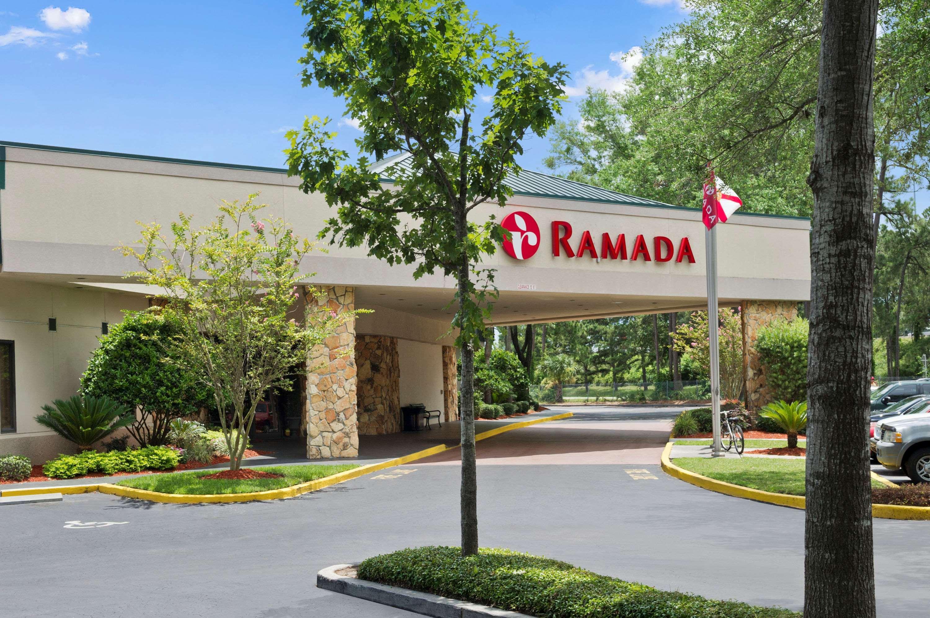 Ramada By Wyndham Jacksonville Hotel & Conference Center Exterior foto