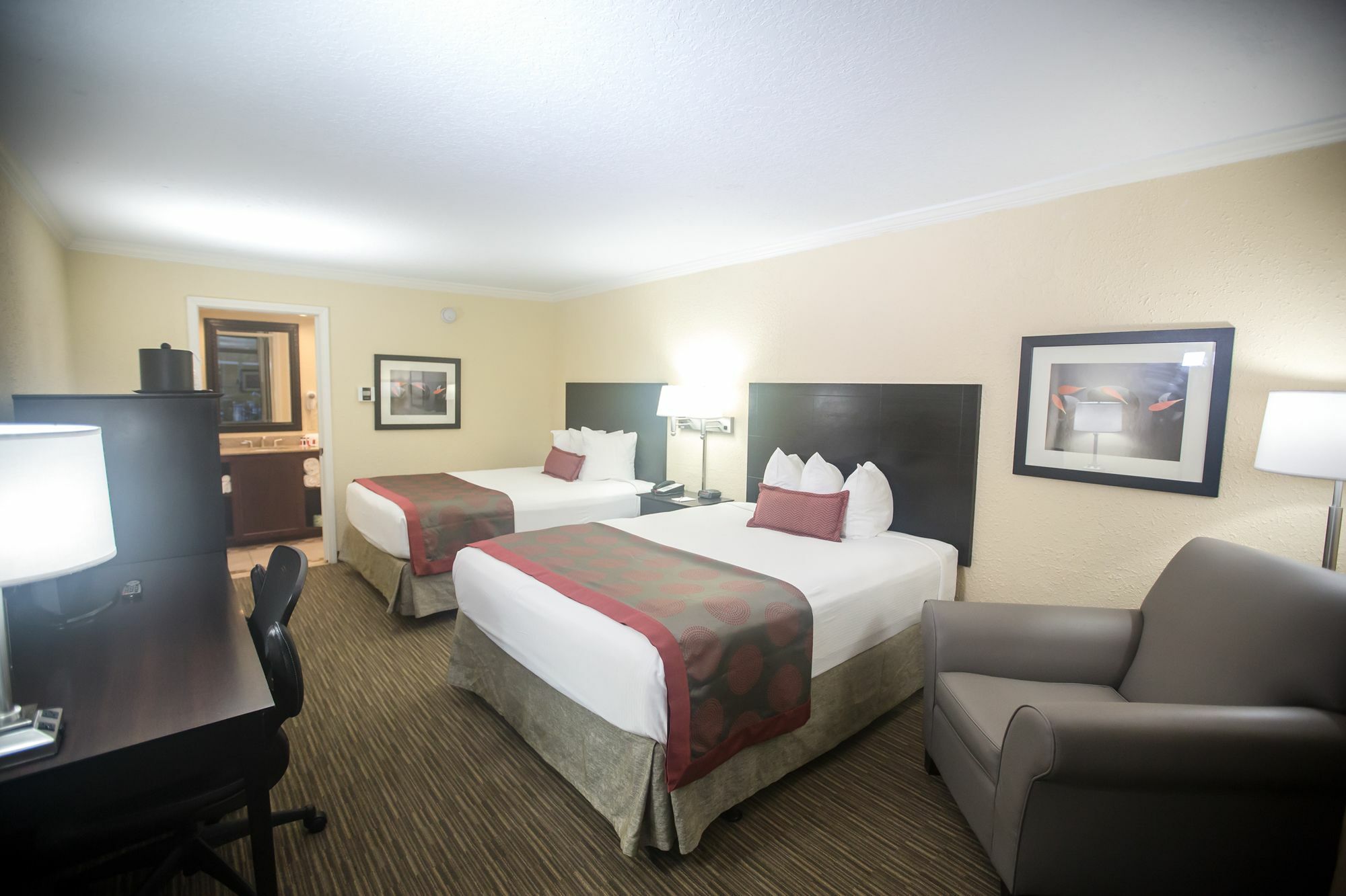 Ramada By Wyndham Jacksonville Hotel & Conference Center Exterior foto