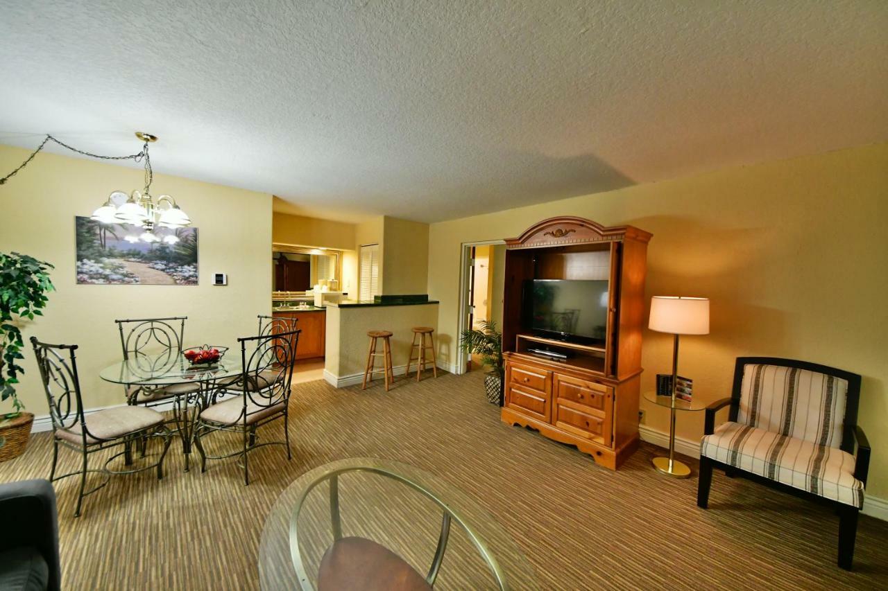 Ramada By Wyndham Jacksonville Hotel & Conference Center Exterior foto