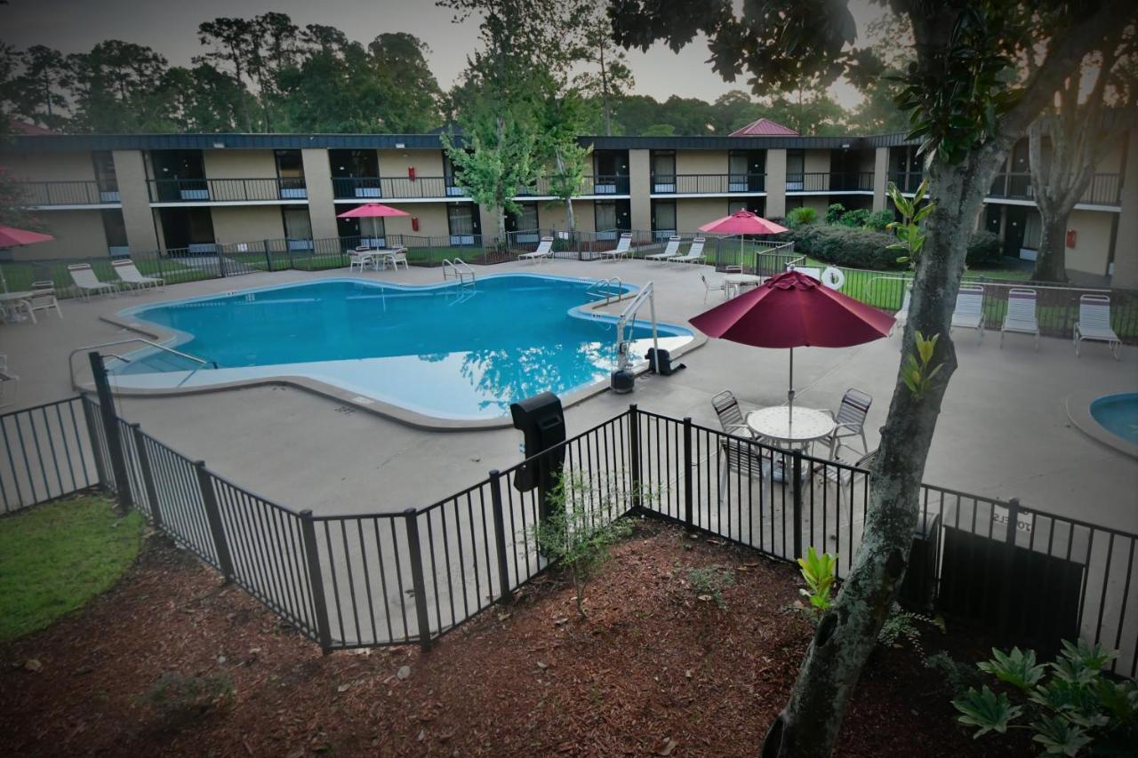 Ramada By Wyndham Jacksonville Hotel & Conference Center Exterior foto